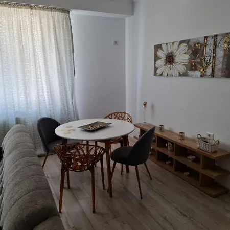 아파트 Solid Residence Flat 2 Rooms 마마이아